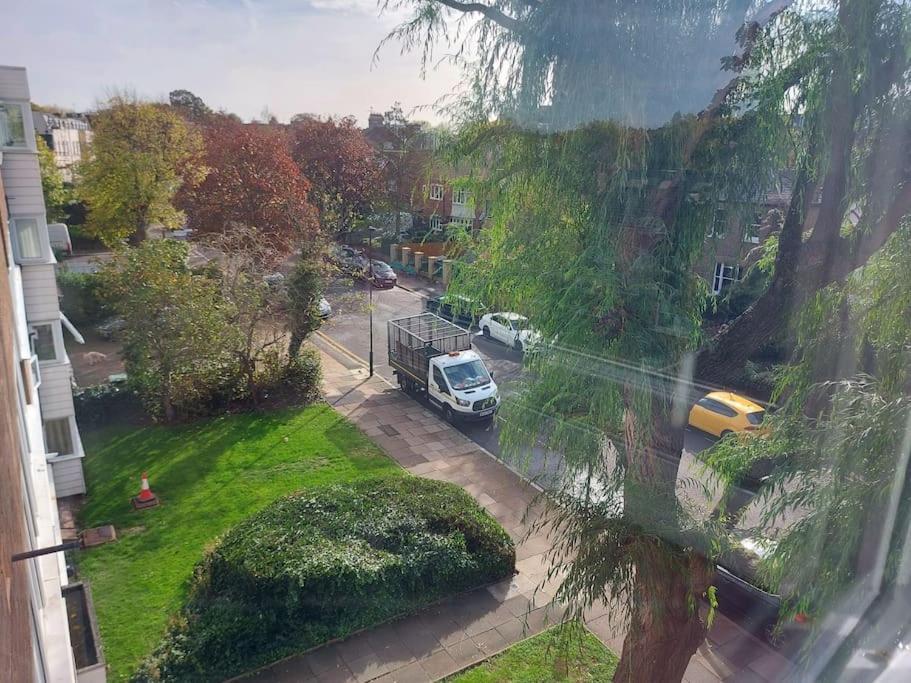 2 Bed Flat, Bounds Green, Piccadilly Line, London N11 Londres Exterior foto