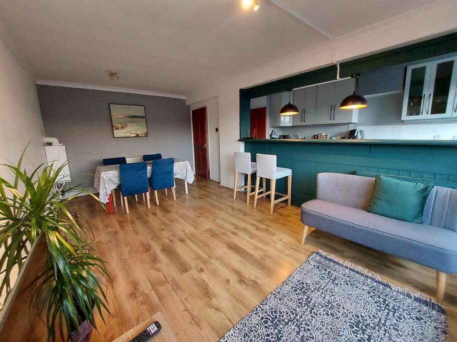 2 Bed Flat, Bounds Green, Piccadilly Line, London N11 Londres Exterior foto